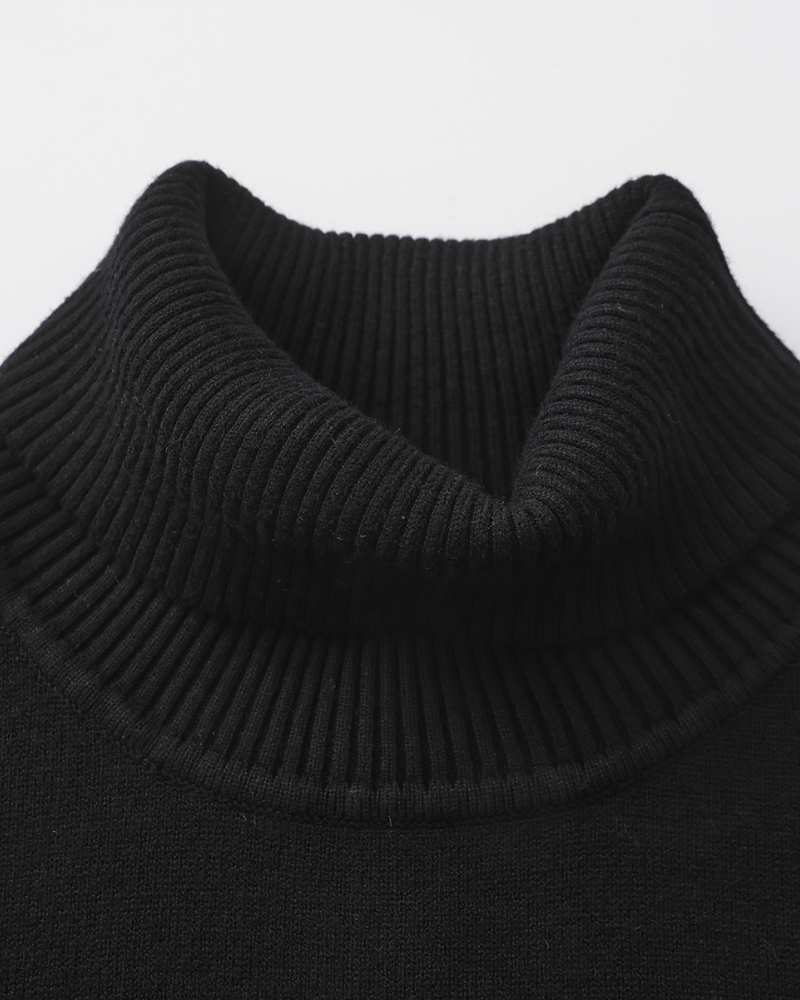 Men's Slim Fit Turtleneck Sweater in Fine Knit