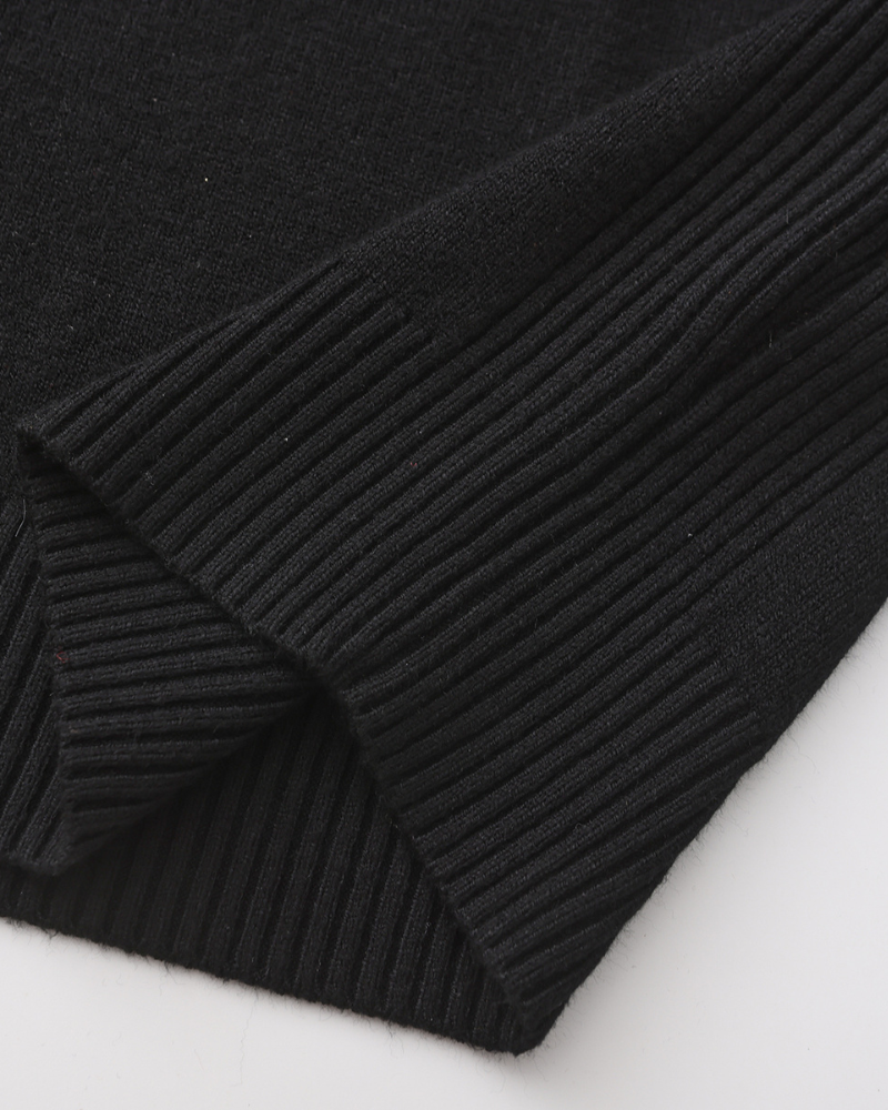 Men's Slim Fit Turtleneck Sweater in Fine Knit